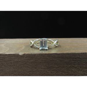 Size 7 Sterling Silver Very Light Blue Rectangle Topaz Band Ring Vintage